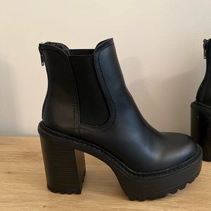 Steve Madden Kat Boots
